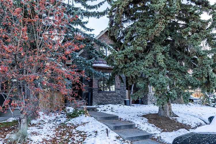 4303 17 St SW Calgary, AB T2T4P9