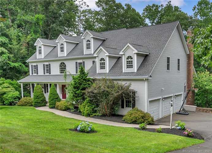 48 Lenore Dr Madison, CT 06447