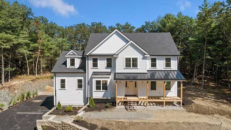 351 Grove Street Reading, MA 01867