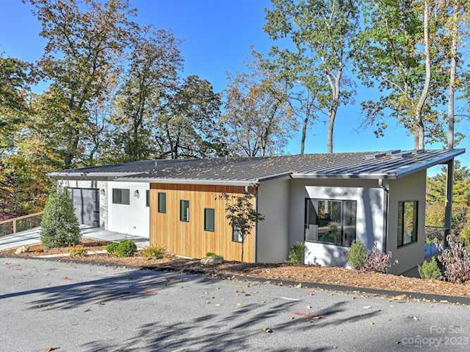 55 Laurel Spring Ln Hendersonville, NC 28739