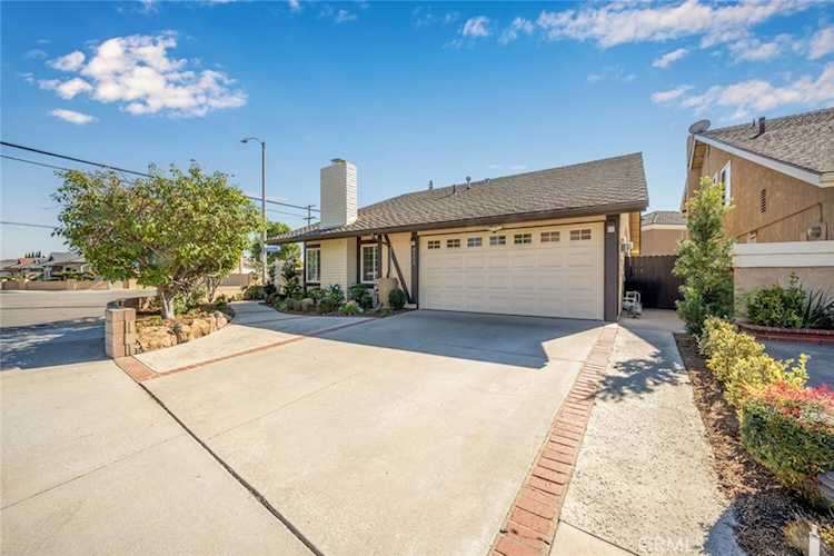 4992 Malaga Dr La Palma, CA 90623