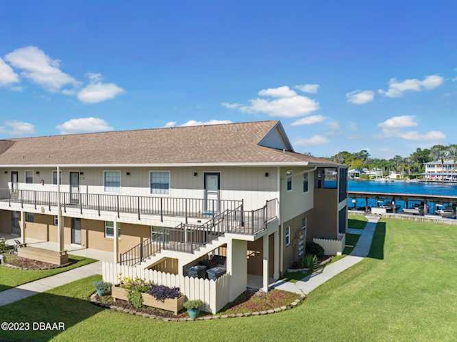 1640 Juno Trail #204B Astor, FL 32102