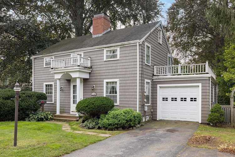 1110 Maplewood Ave Portsmouth, NH 03801 | MLS 4970588 Photo 1
