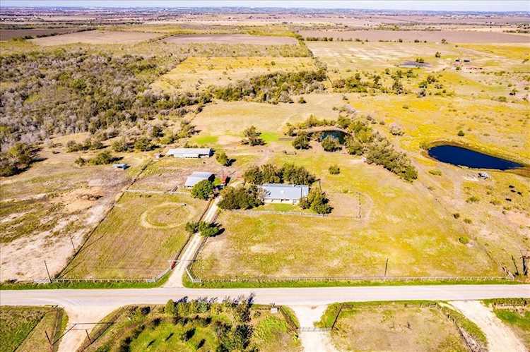 13814 Klaus LN Elgin, TX 78621