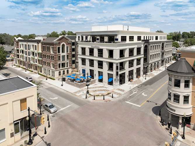 41 N Rangeline Rd #3 Carmel, IN 46032