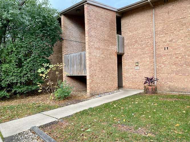 6012 E Lake Dr #2A Lisle, IL 60532