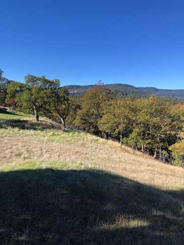 192 Cindy Way Shady Cove, OR 97539