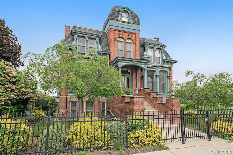291 Edmund #2 Detroit, MI 48201