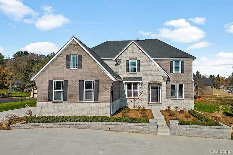 23013 Novi Rd Novi, MI 48167