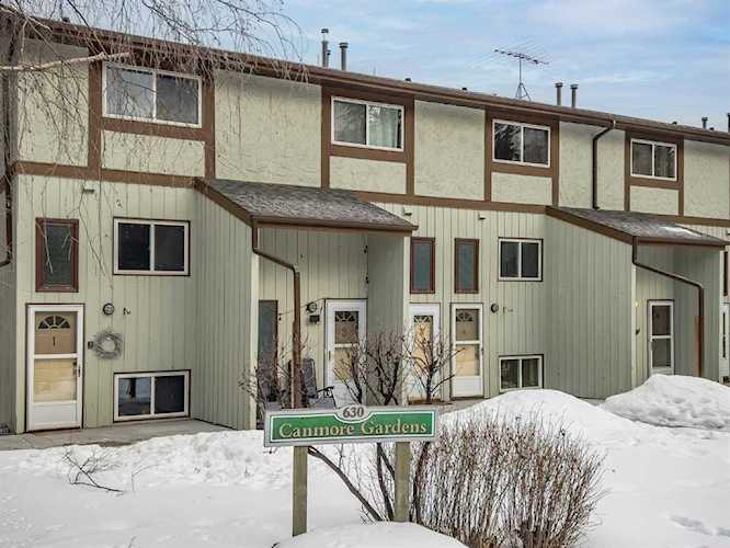 630 3Rd St #8 Canmore, AB T1W2J5