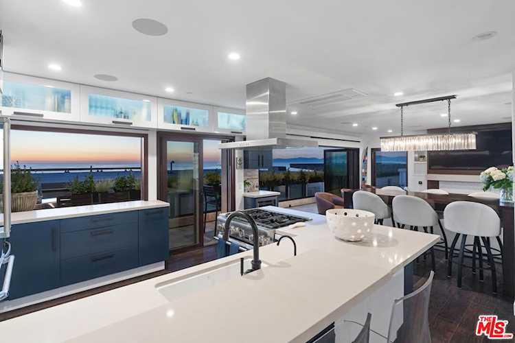 232 30th Place Manhattan Beach, CA 90266