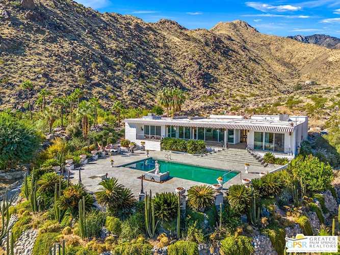 1090 W Cielo Dr Palm Springs, CA 92262