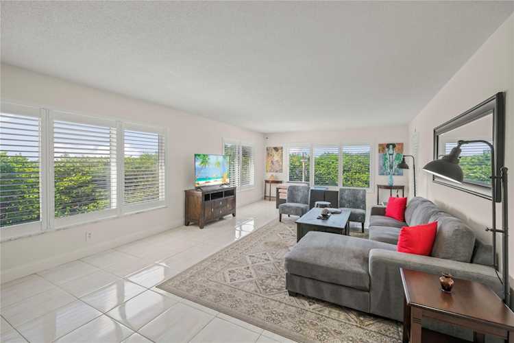 1151 N Fort Lauderdale Beach Blvd #3C Fort Lauderdale, FL 33304