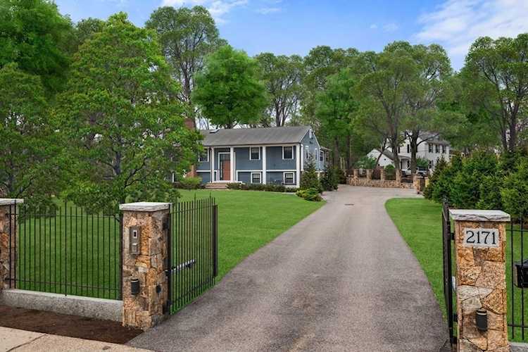 2171 Commonwealth Ave Newton, MA 02466