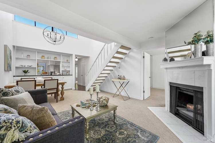 918 Via Casitas Greenbrae, CA 94904