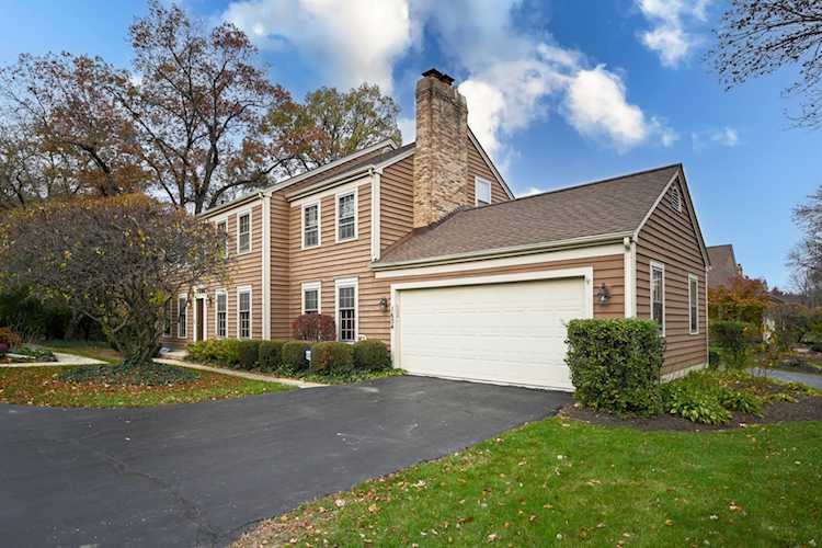 1634 Stonebridge Trl Wheaton, IL 60189