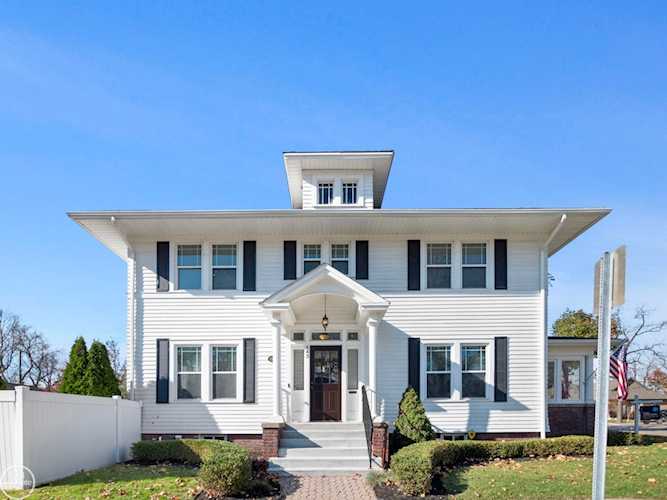 443 Wesley St Rochester, MI 48307
