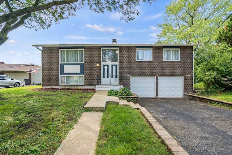 6934 Glenn Ct Woodridge, IL 60517