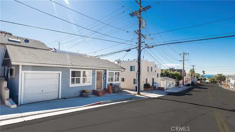 222 8th St Hermosa Beach, CA 90254