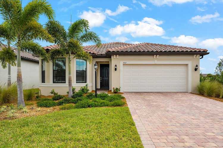 7767 Summerland COVE Lakewood Ranch, FL 34202