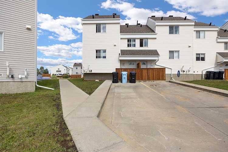 711 Beacon Hill Dr #71 Fort McMurray, AB T9H 3