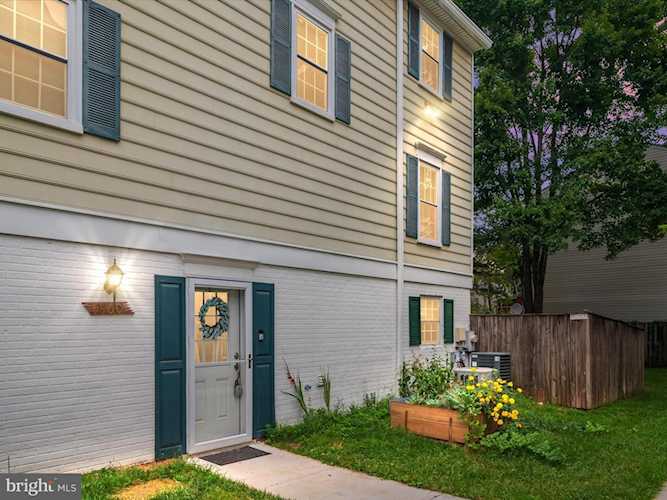 1460 Chatham Ct Crofton, MD 21114