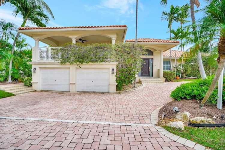 290 E Fern Drive Boca Raton, FL 33432