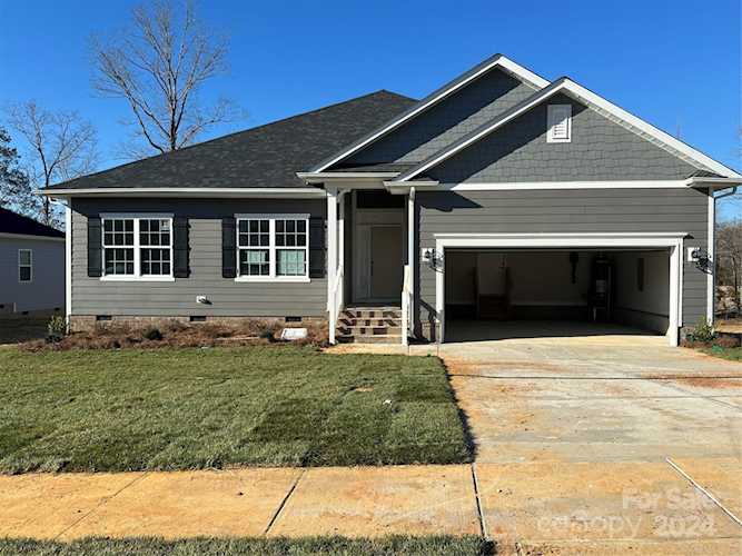 7747 Village Parkway Locust, NC 28097