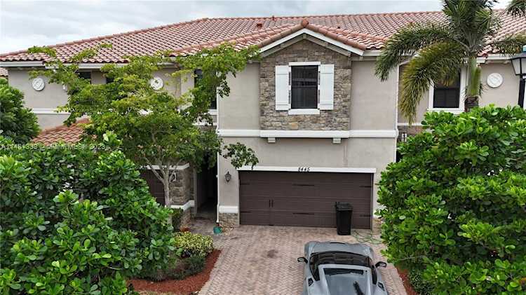 8445 Blue Cove Way #1 Parkland, FL 33076