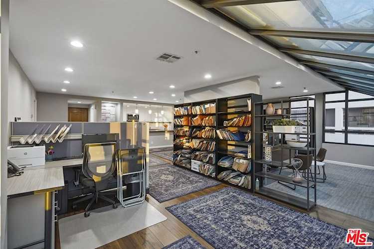 880 W 1st St #621 Los Angeles, CA 90012