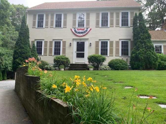 121 Old Post Road Centerville, MA 02632