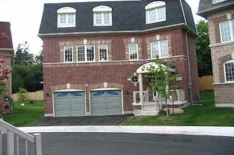 8 Jeremiah Lane Toronto, ON M1J 0A4