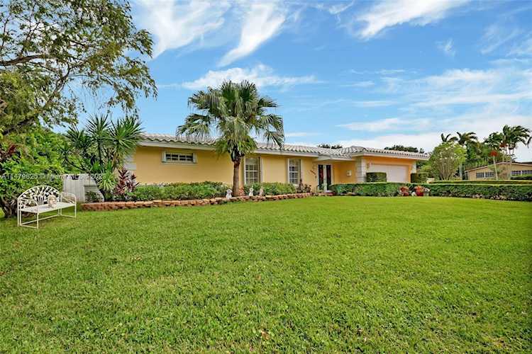 14091 SW 82nd Pl Palmetto Bay, FL 33158