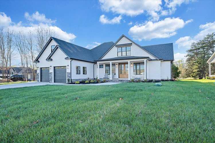 1117 Golf View Huddleston, VA 24104