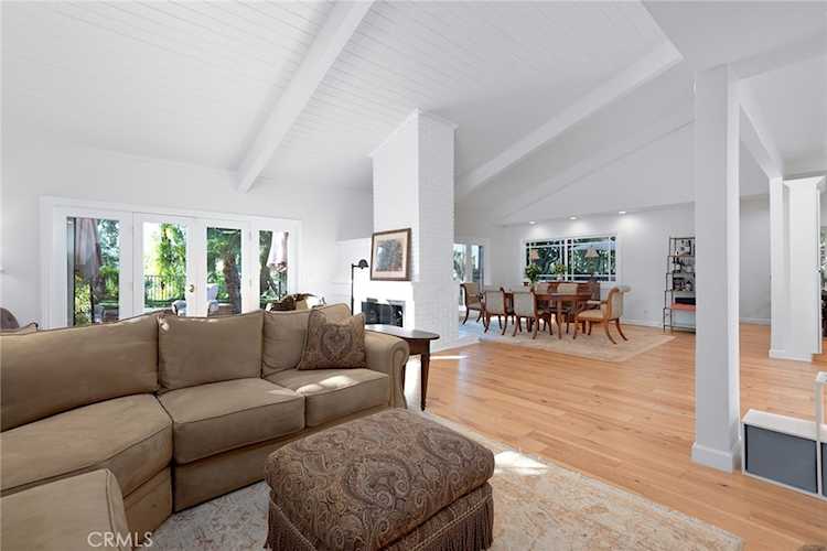 24618 Park Granada Calabasas, CA 91302