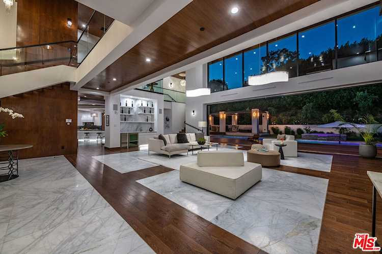 11075 W Sunset Blvd Los Angeles, CA 90049