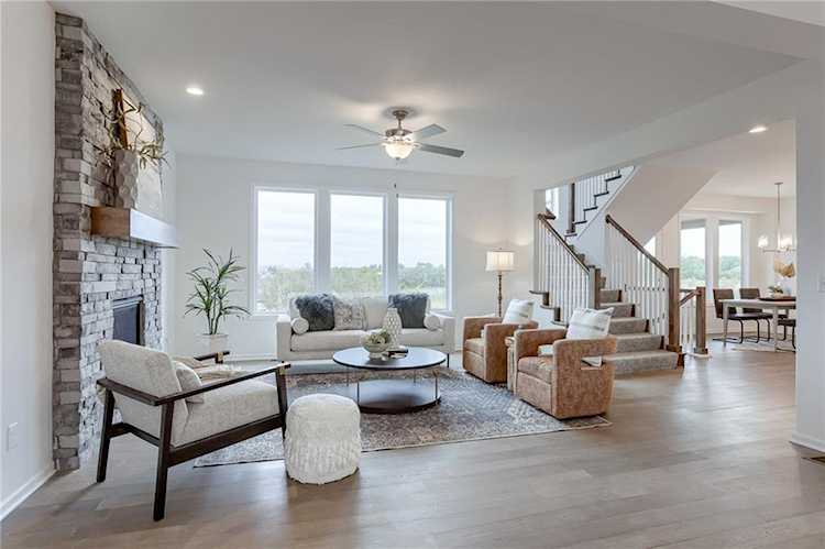 20750 Emerald St Spring Hill, KS 66083
