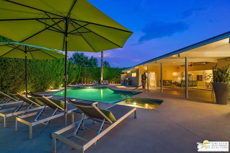 646 S Bedford Dr Palm Springs, CA 92264