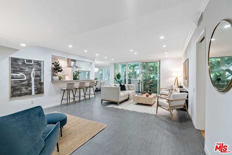 1015 N Kings Rd #110 West Hollywood, CA 90069