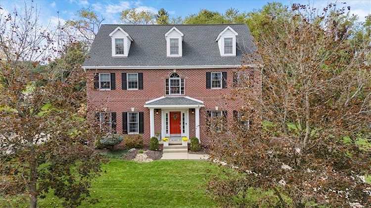 102 Drake Dr Wexford, PA 15090