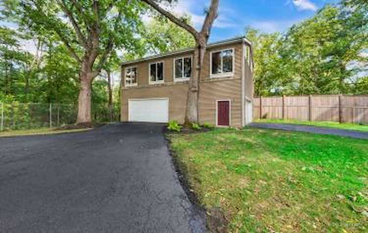 37W582 Knollcreek Dr St. Charles, IL 60175