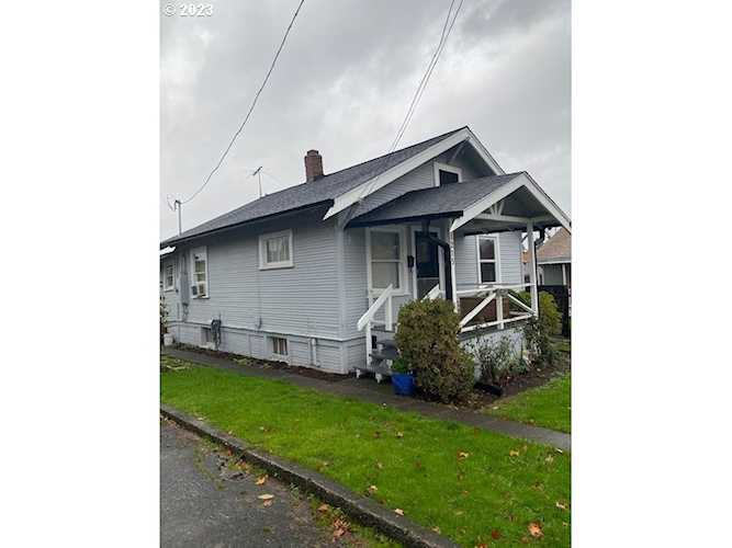 1215 Van Buren ST Oregon City, OR 97045