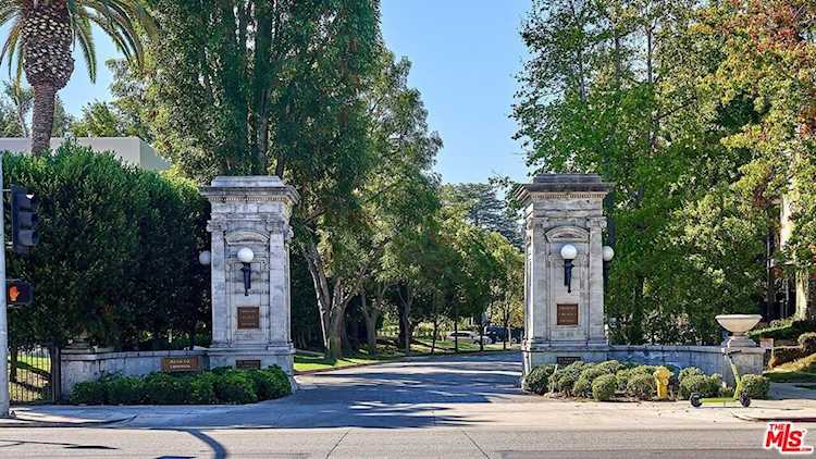 96 Fremont Place Los Angeles, CA 90005