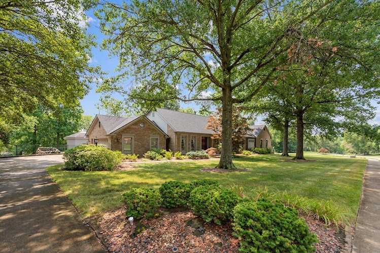 879 Squire Oaks Dr Villa Hills, KY 41017