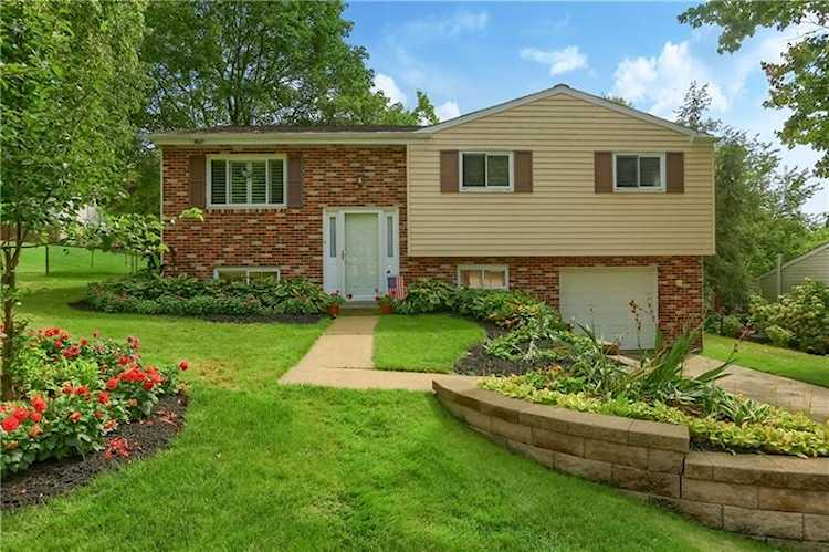 327 Mohican Ave Pittsburgh, PA 15237 | MLS 1631579 Photo 1