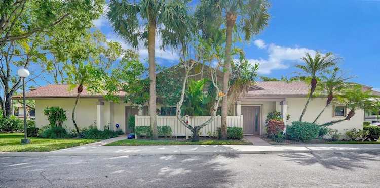 4638 Carambola Cir #2720 Coconut Creek, FL 33066