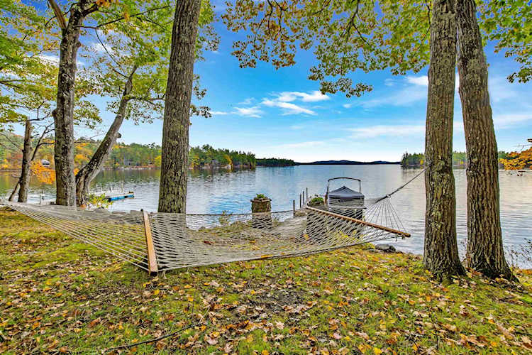 73 Bennett Cove Ln Holderness, NH 03245