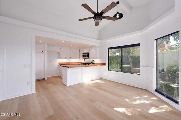 5249 Colodny Dr #12 Agoura Hills, CA 91301