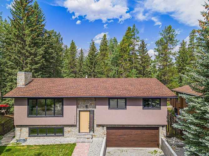 1106 Larch Place Canmore, AB T1W 1S8