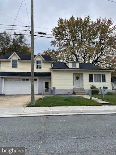 423 Delaware Ave Essex, MD 21221